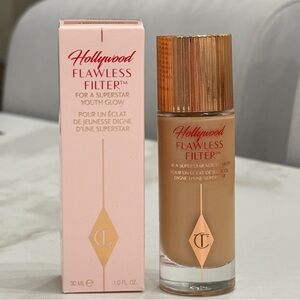 NWT!! Charlotte Tilbury Hollywood Flawless Filter - Shade 4 Medium Moyen